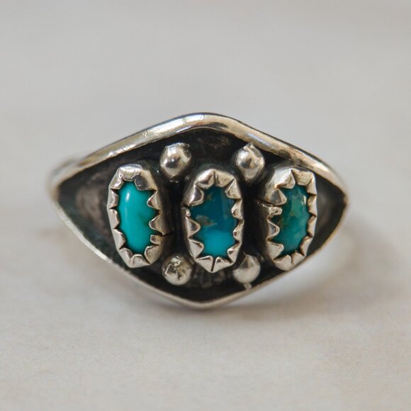 Sterling Silver Turquoise Trio Ring, Sz 5.25 — Southwest serrated bezel - Picture 13 of 13